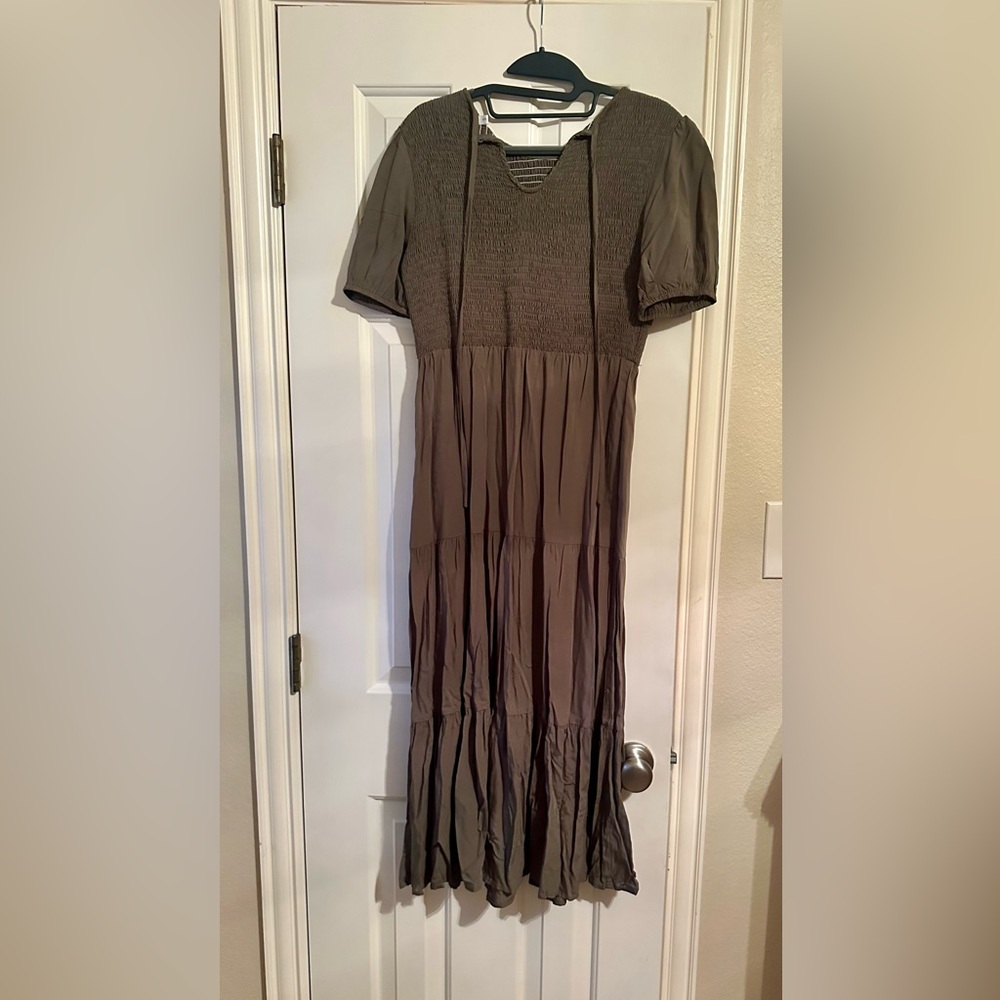 Dark Green Maxi Dress Tie in Back - Picture 2 of 2